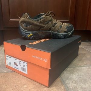 MERRELL size 10.5 Men’s Hiking Shoes
